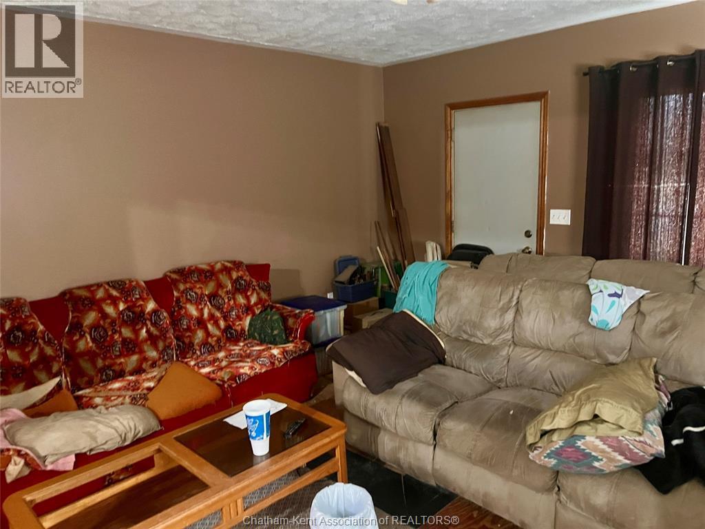 44/48 Wilson Street, Wallaceburg, ON - Indoor Photo Showing Living Room