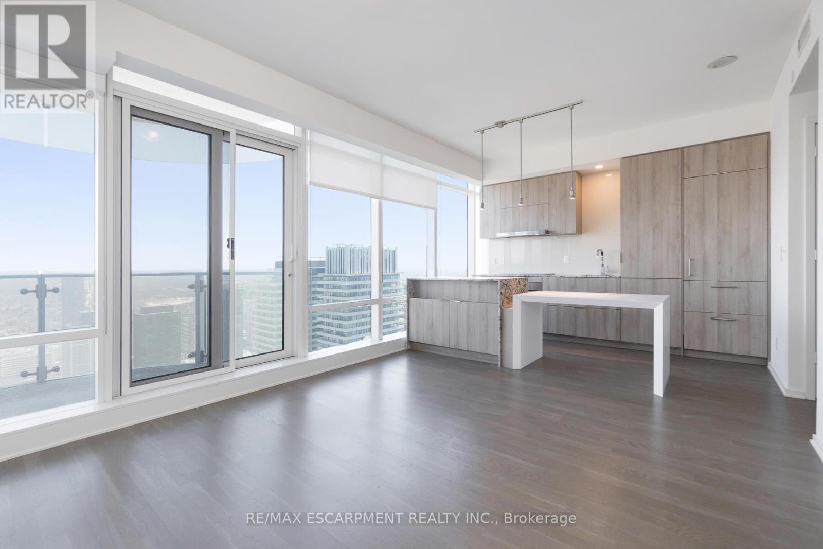5503 - 1 Bloor Street E, Toronto, ON - Indoor Photo Showing Kitchen