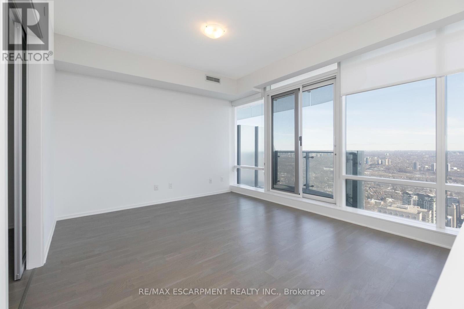 5503 - 1 Bloor Street E, Toronto, ON - Indoor Photo Showing Other Room