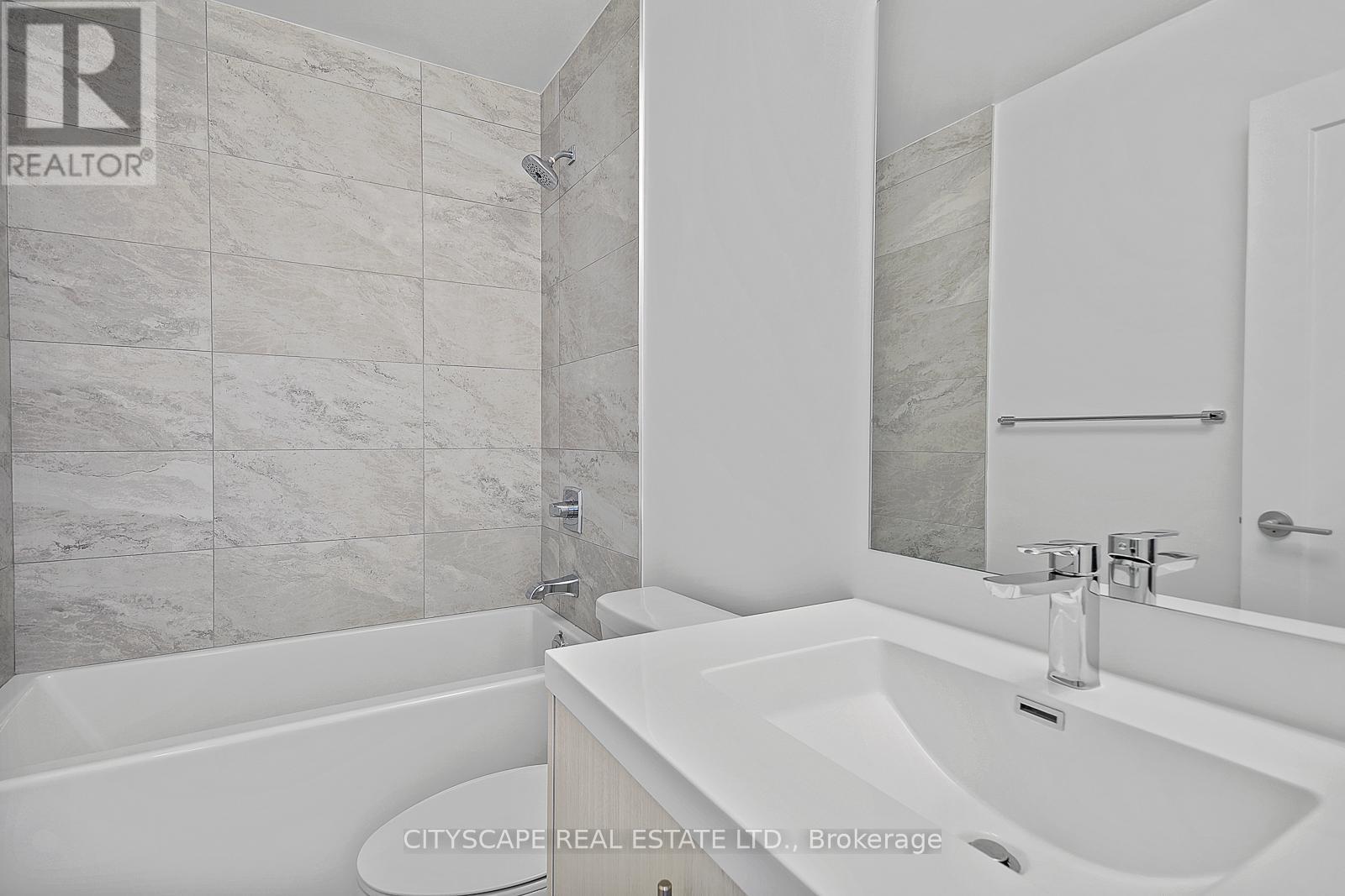 617 - 286 Main Street, Toronto, ON - Indoor Photo Showing Bathroom