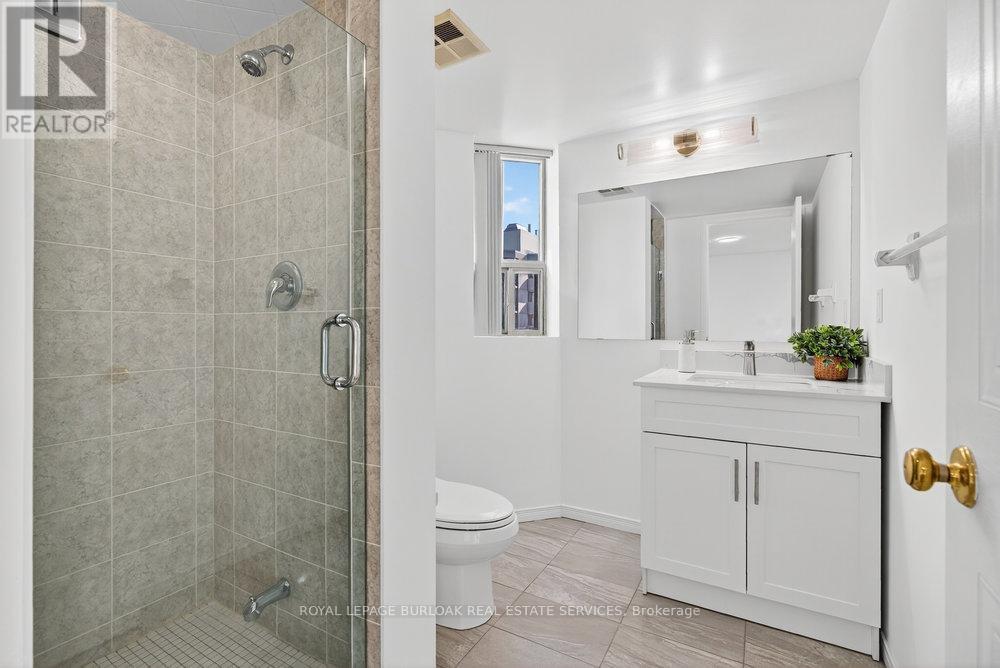 1007 - 5090 Pinedale Avenue, Burlington, ON - Indoor Photo Showing Bathroom