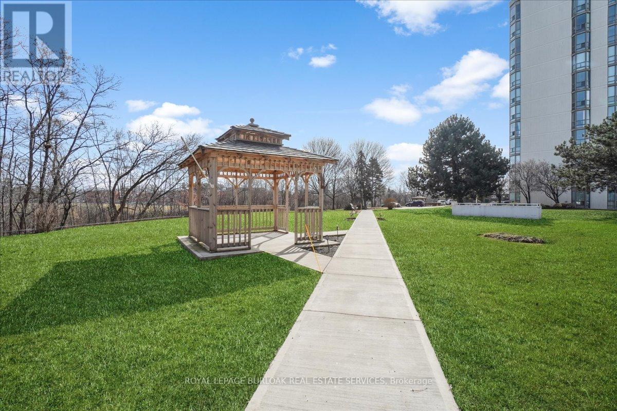 1007 - 5090 Pinedale Avenue, Burlington, ON - Outdoor