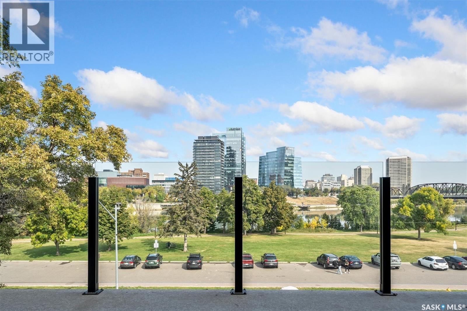 301 212 E Saskatchewan Crescent E, Saskatoon, SK - Outdoor With View