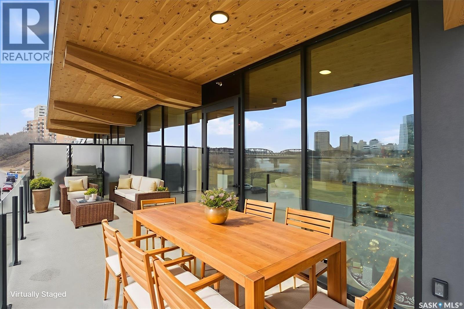 301 212 E Saskatchewan Crescent E, Saskatoon, SK - Outdoor With Deck Patio Veranda With Exterior