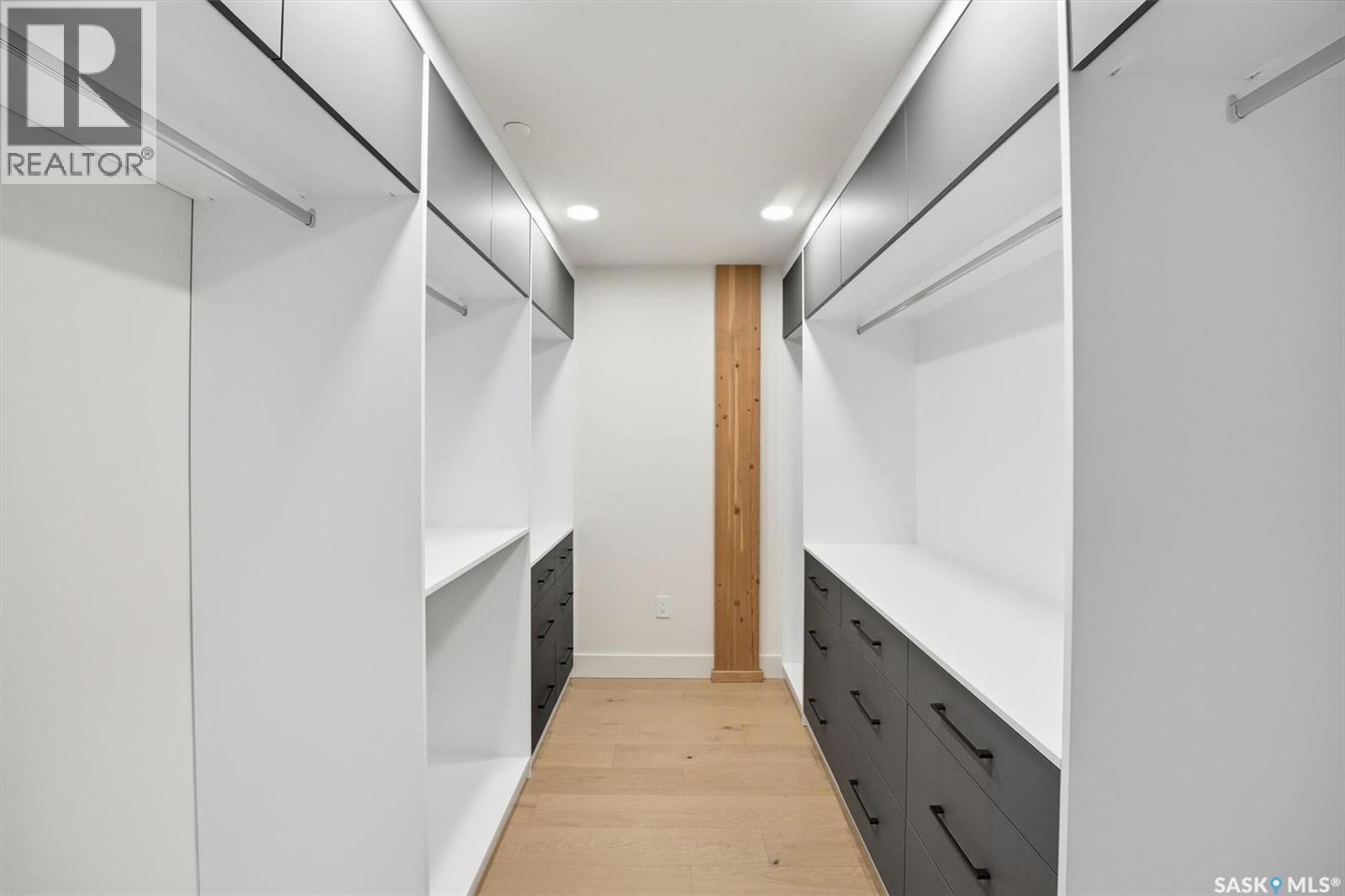 301 212 E Saskatchewan Crescent E, Saskatoon, SK - Indoor Photo Showing Other Room