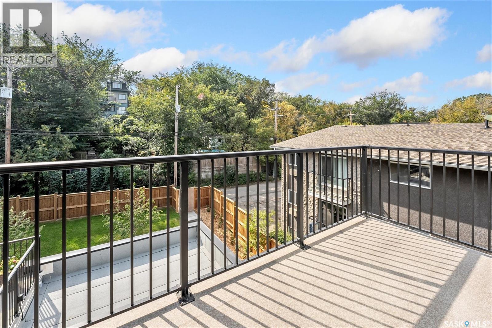 301 212 E Saskatchewan Crescent E, Saskatoon, SK - Outdoor With Balcony