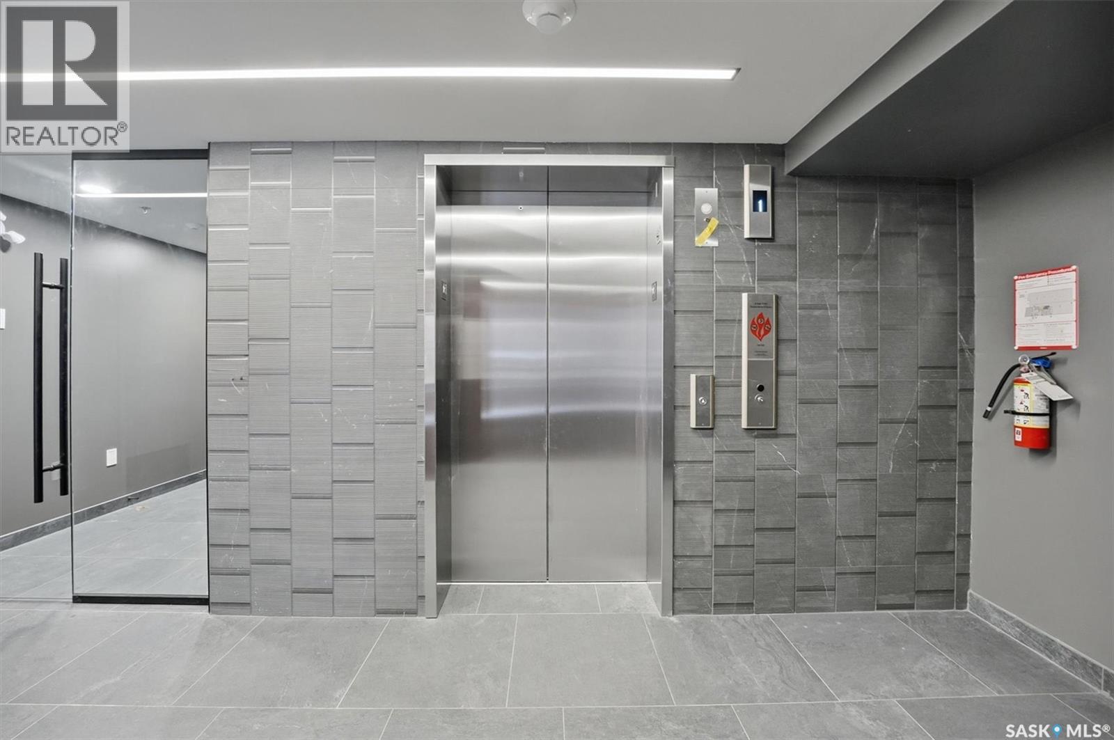 301 212 E Saskatchewan Crescent E, Saskatoon, SK - Indoor