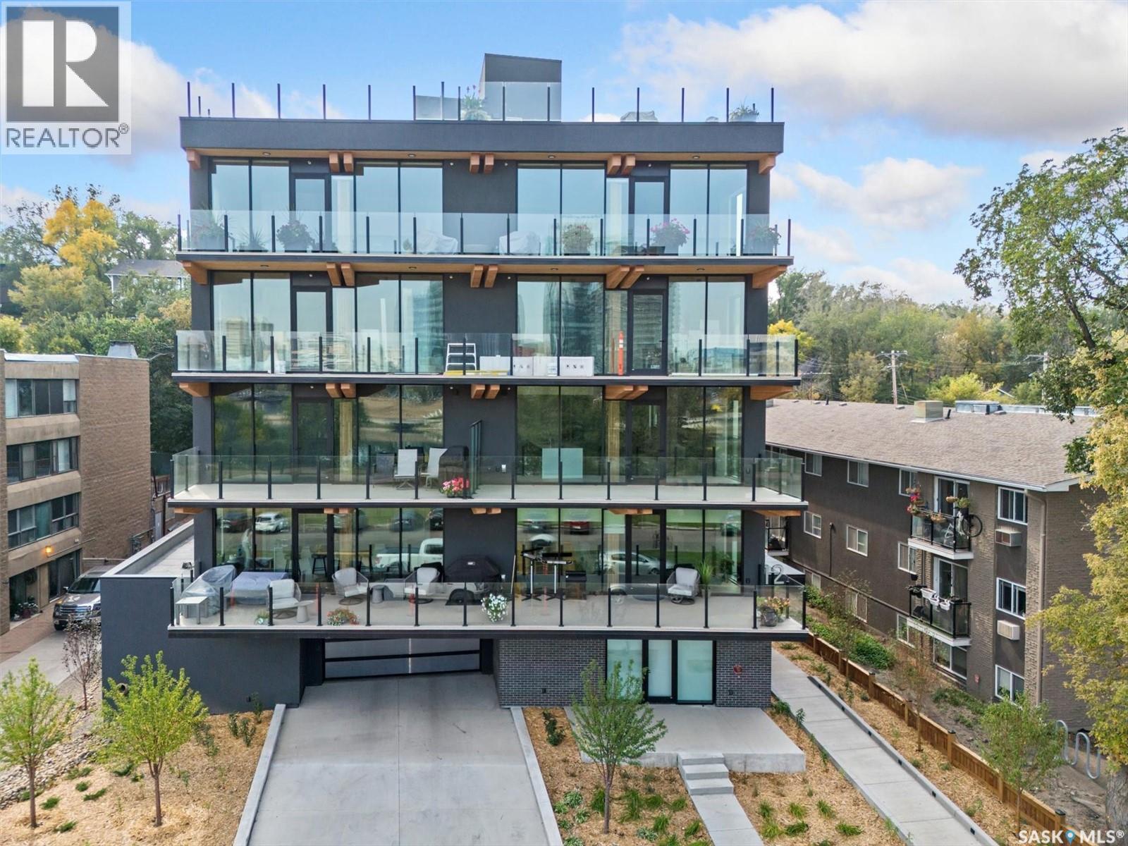 301 212 E Saskatchewan Crescent E, Saskatoon, SK - Outdoor With Balcony