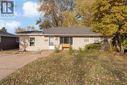 329 SUPERIOR STREET Lasalle, ON N9J 1H7