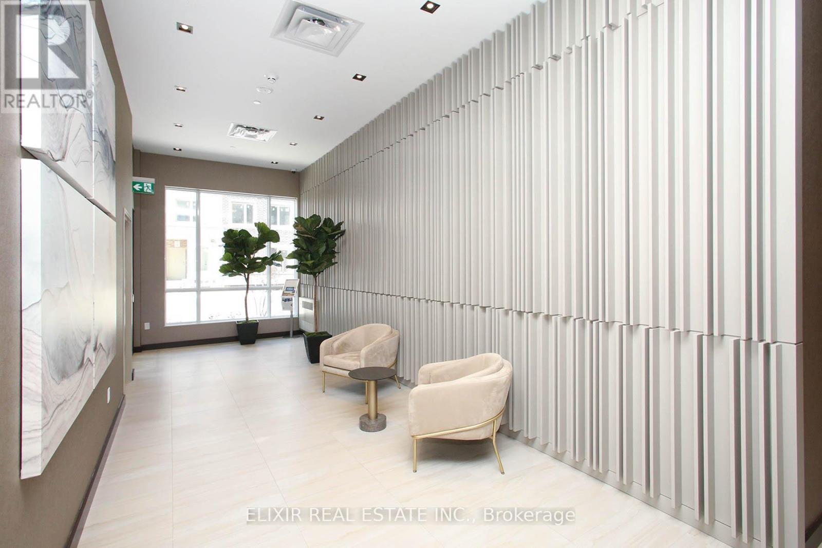 607 - 60 Honeycrisp Crescent E, Vaughan, ON - Indoor Photo Showing Other Room