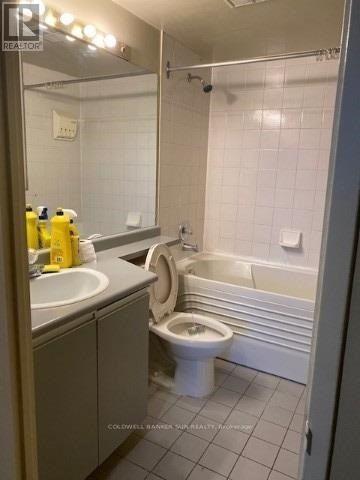 313 - 6 Humberline Drive, Toronto, ON - Indoor Photo Showing Bathroom