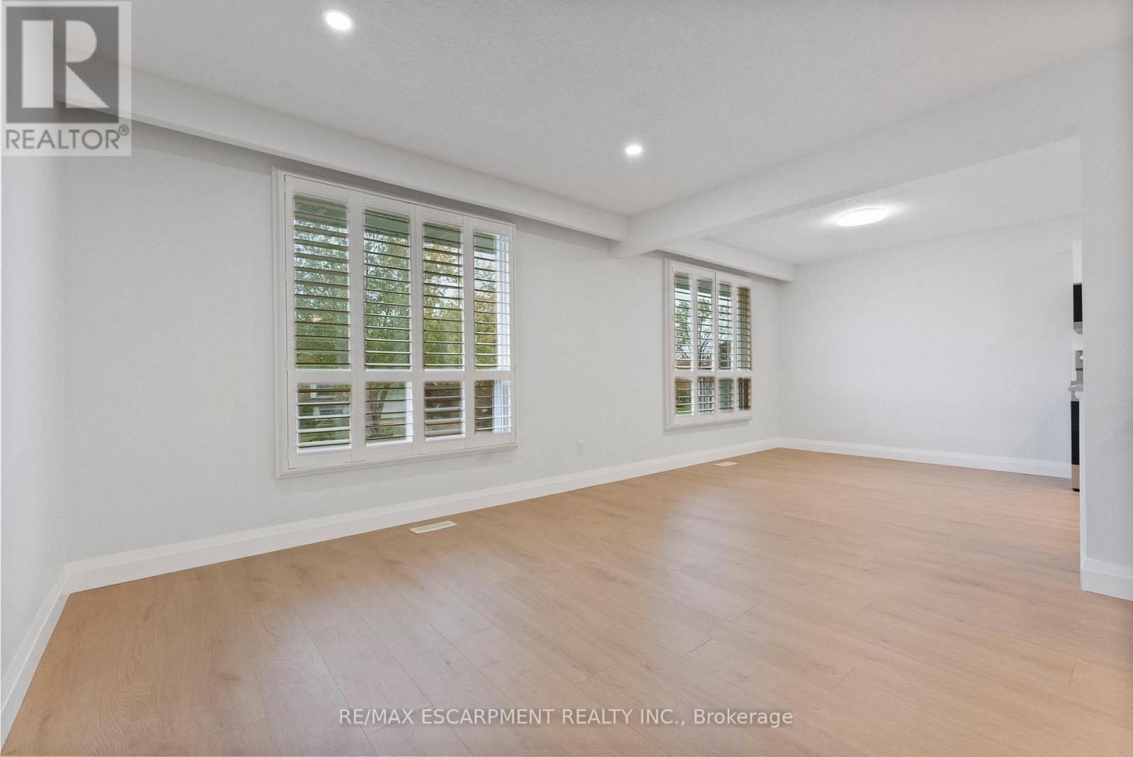 11 Marcella Crescent, Hamilton, ON - Indoor Photo Showing Other Room