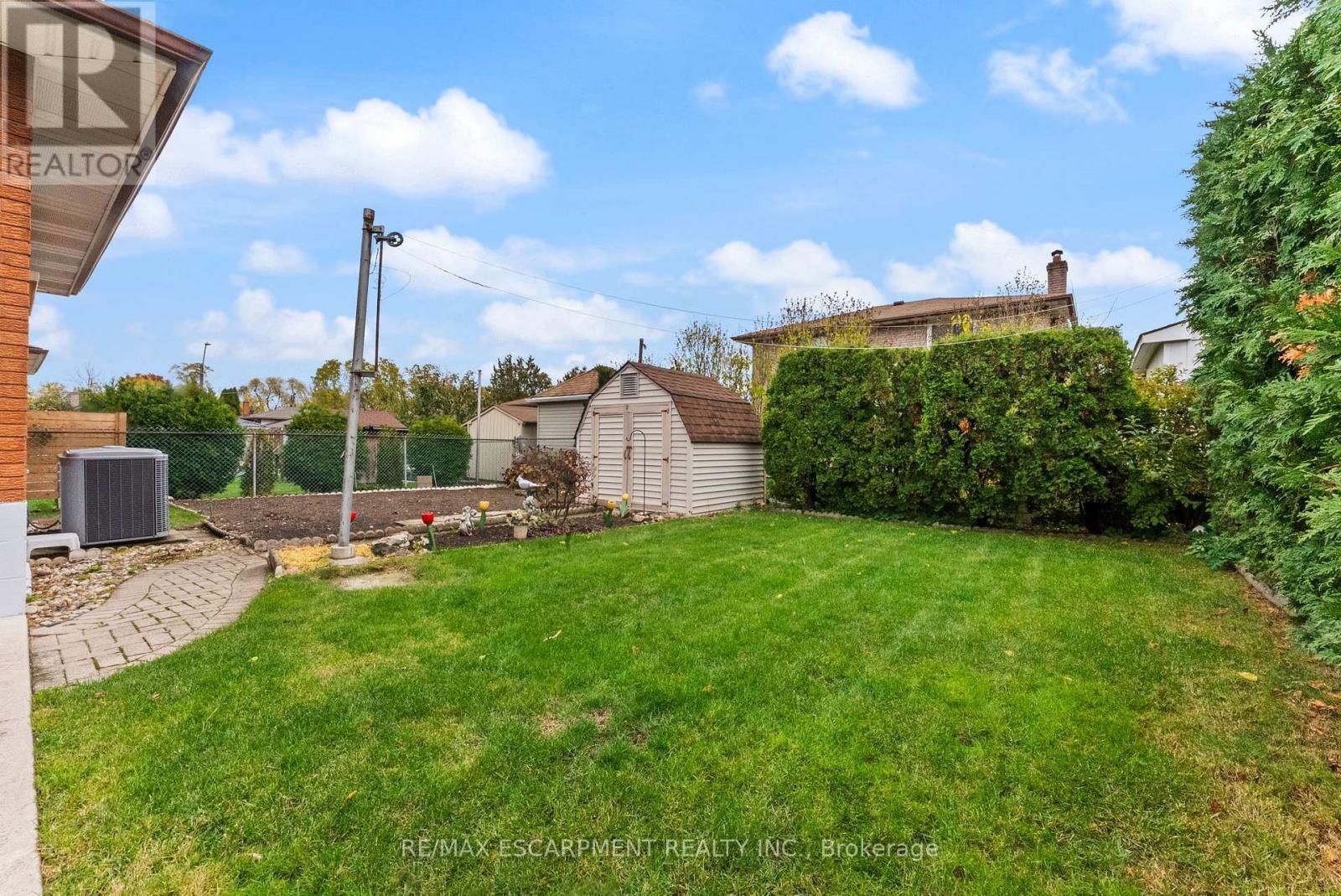 11 Marcella Crescent, Hamilton, ON - Outdoor