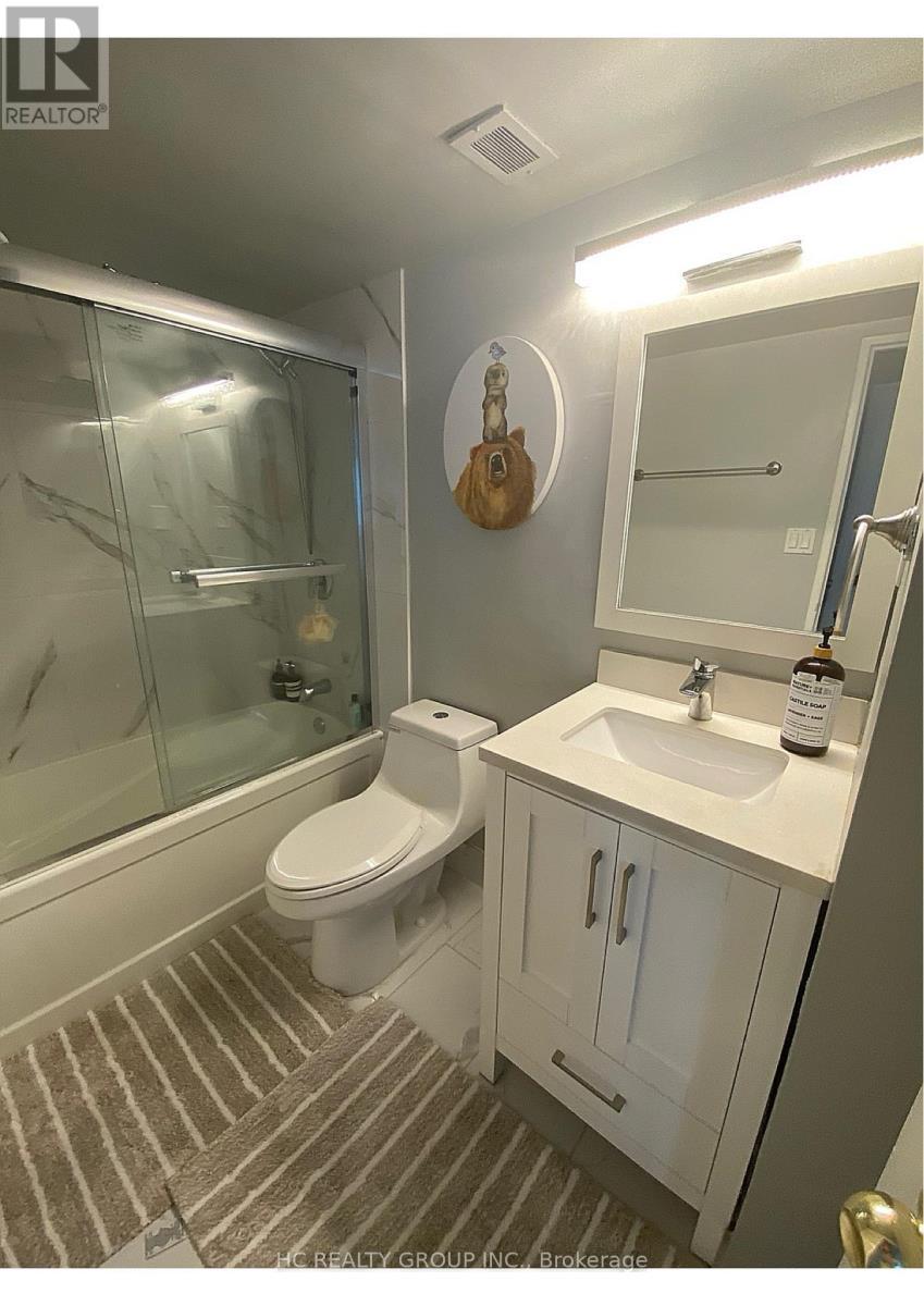 1903 - 150 Charlton Avenue E, Hamilton, ON - Indoor Photo Showing Bathroom