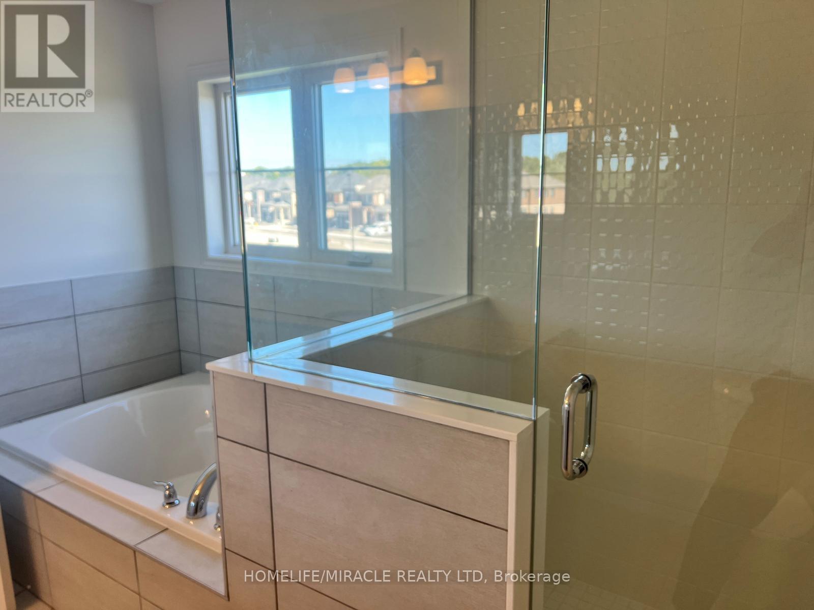1004 Trailsview Avenue, Cobourg, ON - Indoor Photo Showing Bathroom