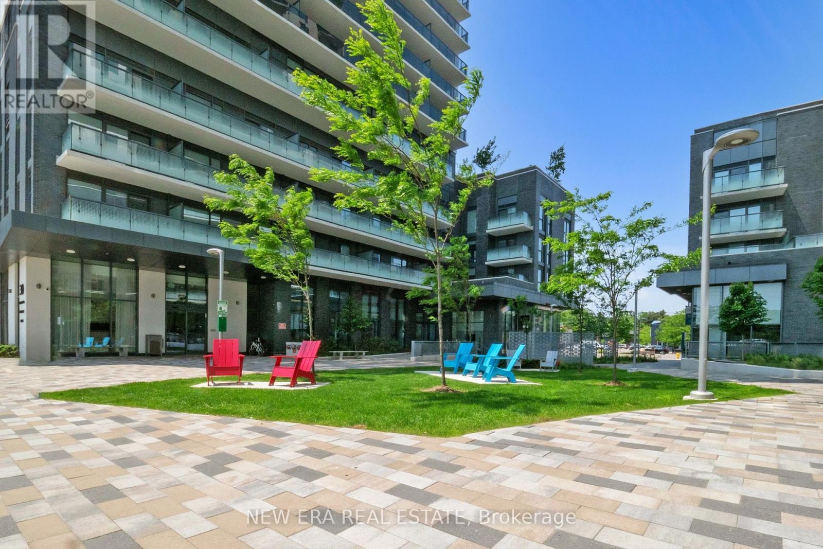 413 - 30 Samuel Wood Way, Toronto, ON - Outdoor