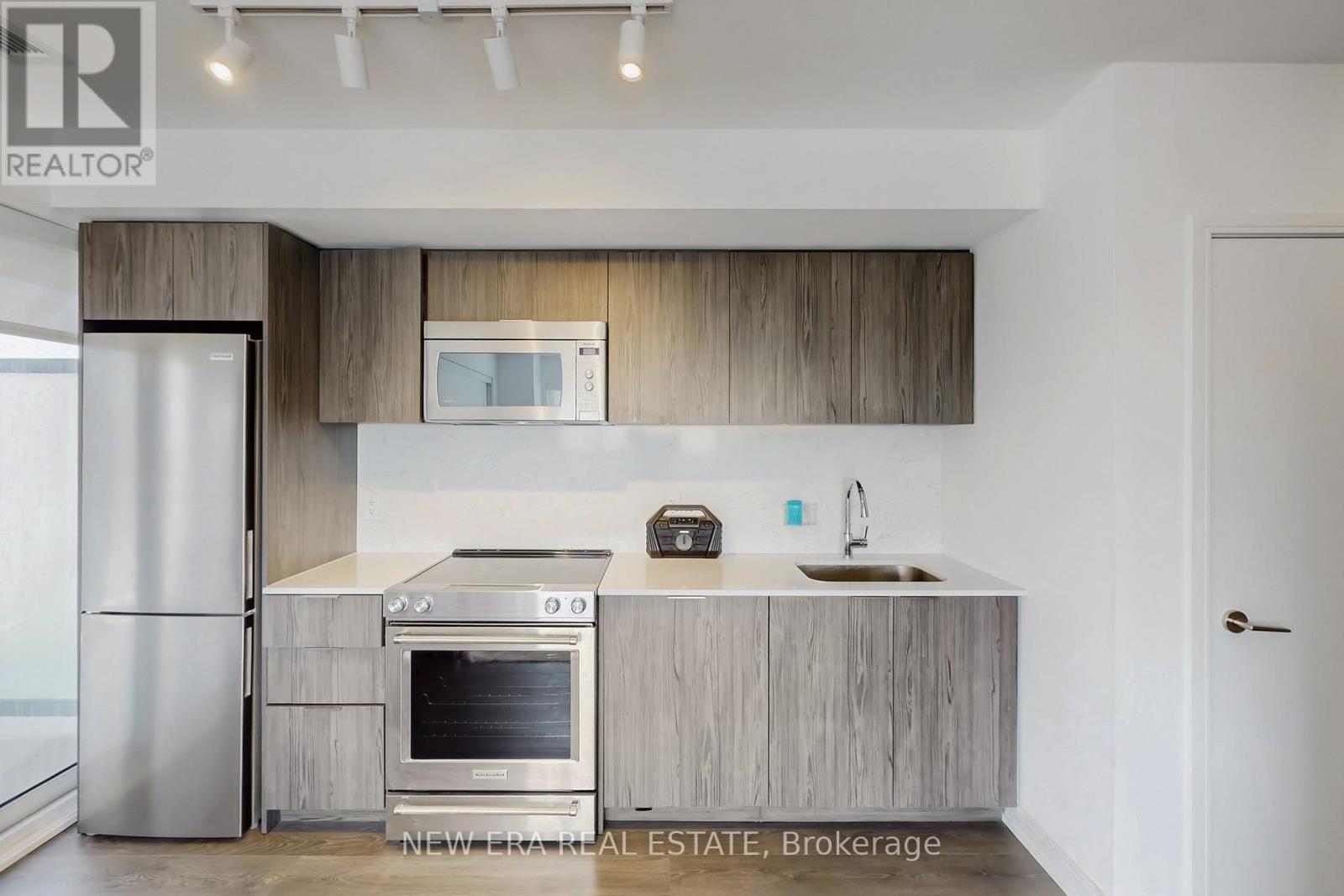 413 - 30 Samuel Wood Way, Toronto, ON - Indoor Photo Showing Kitchen