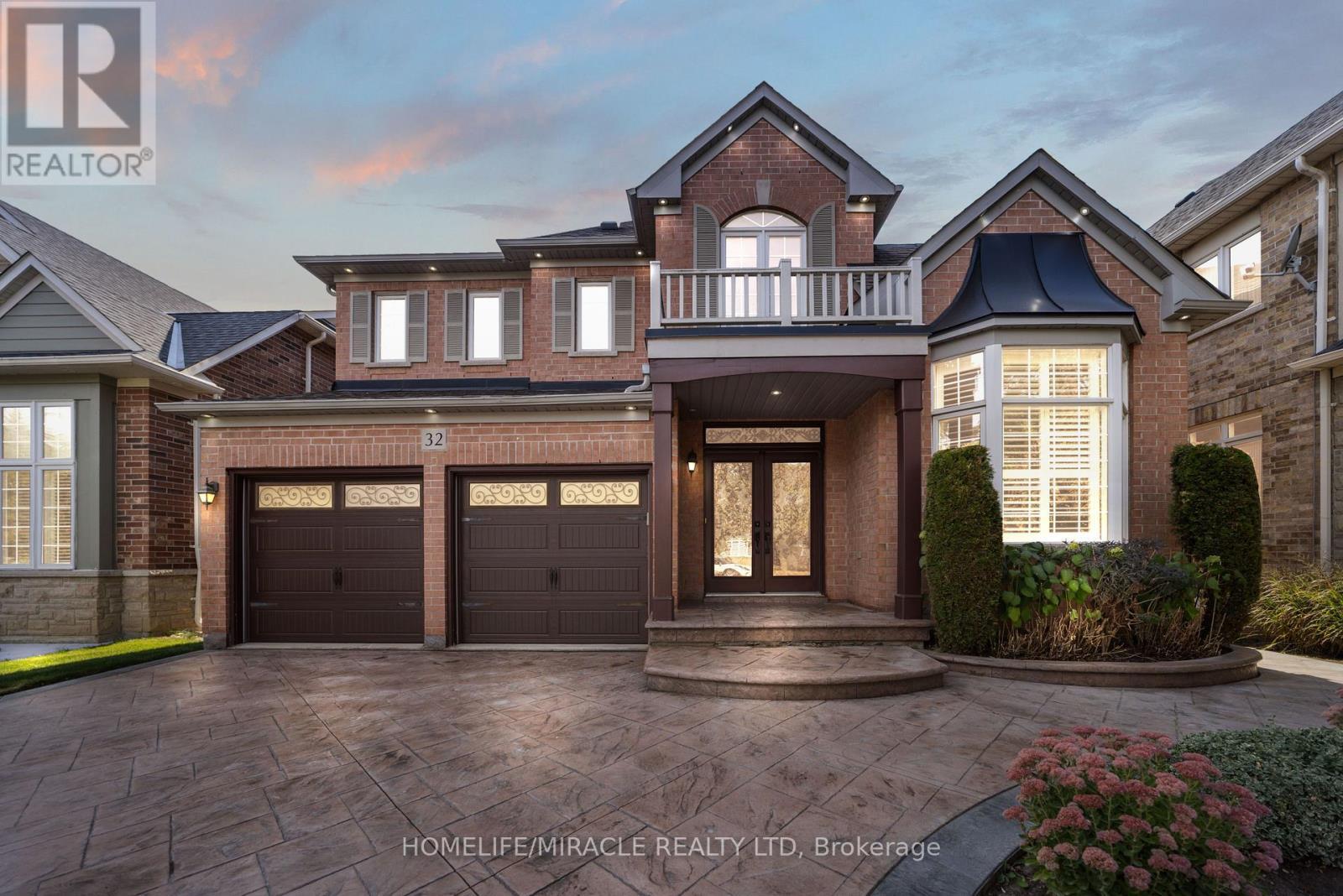 32 Xavier Court, Brampton, ON - Outdoor With Facade