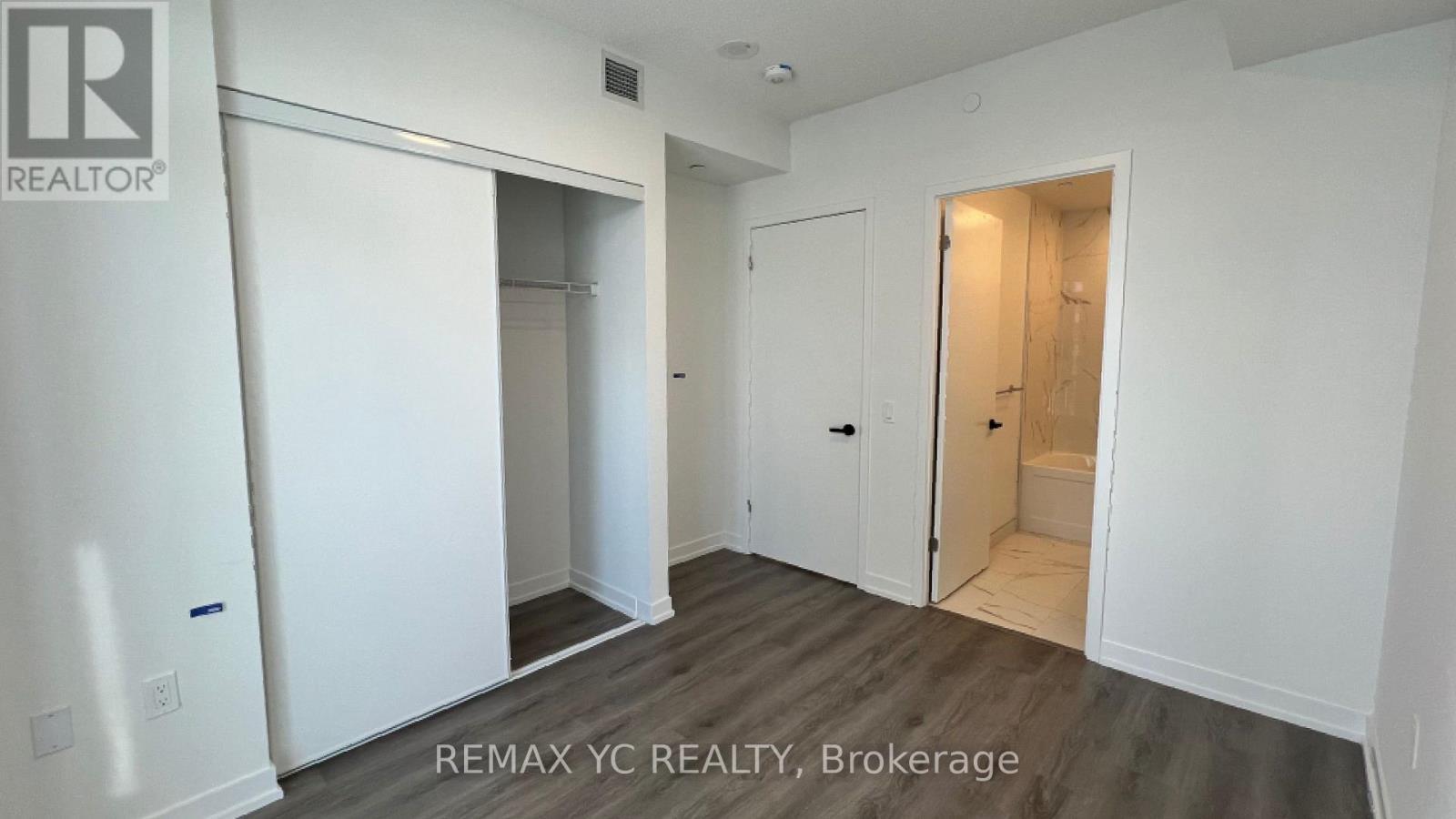 1102 - 225 Commerce Street, Vaughan, ON - Indoor Photo Showing Other Room