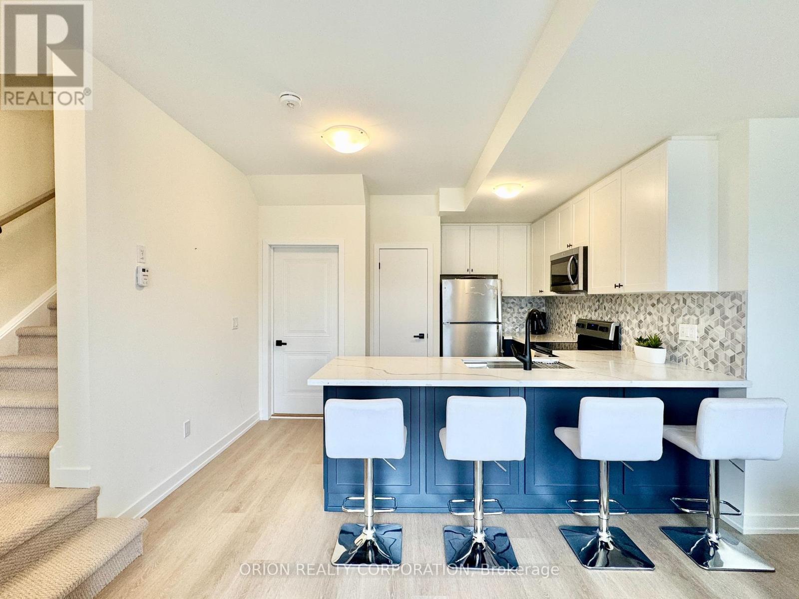 704 - 160 Densmore Road, Cobourg, ON - Indoor Photo Showing Kitchen