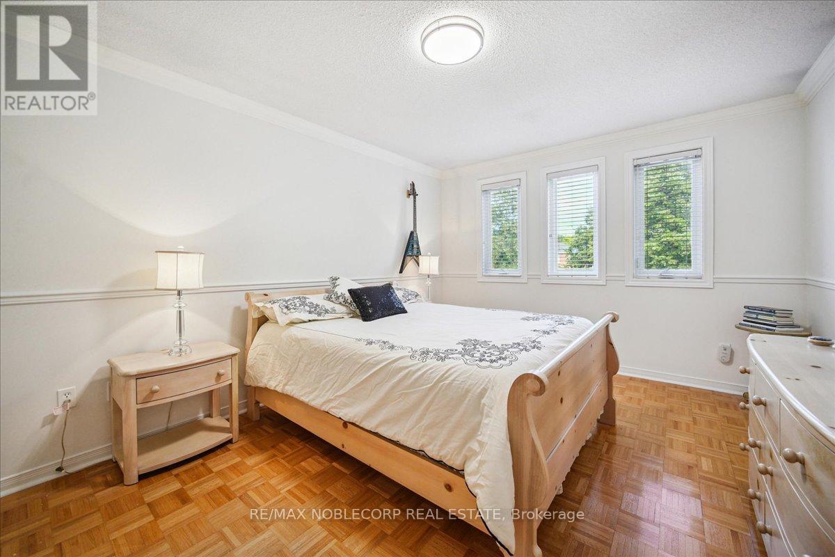 31 Mountfield Crescent, Vaughan, ON - Indoor Photo Showing Bedroom