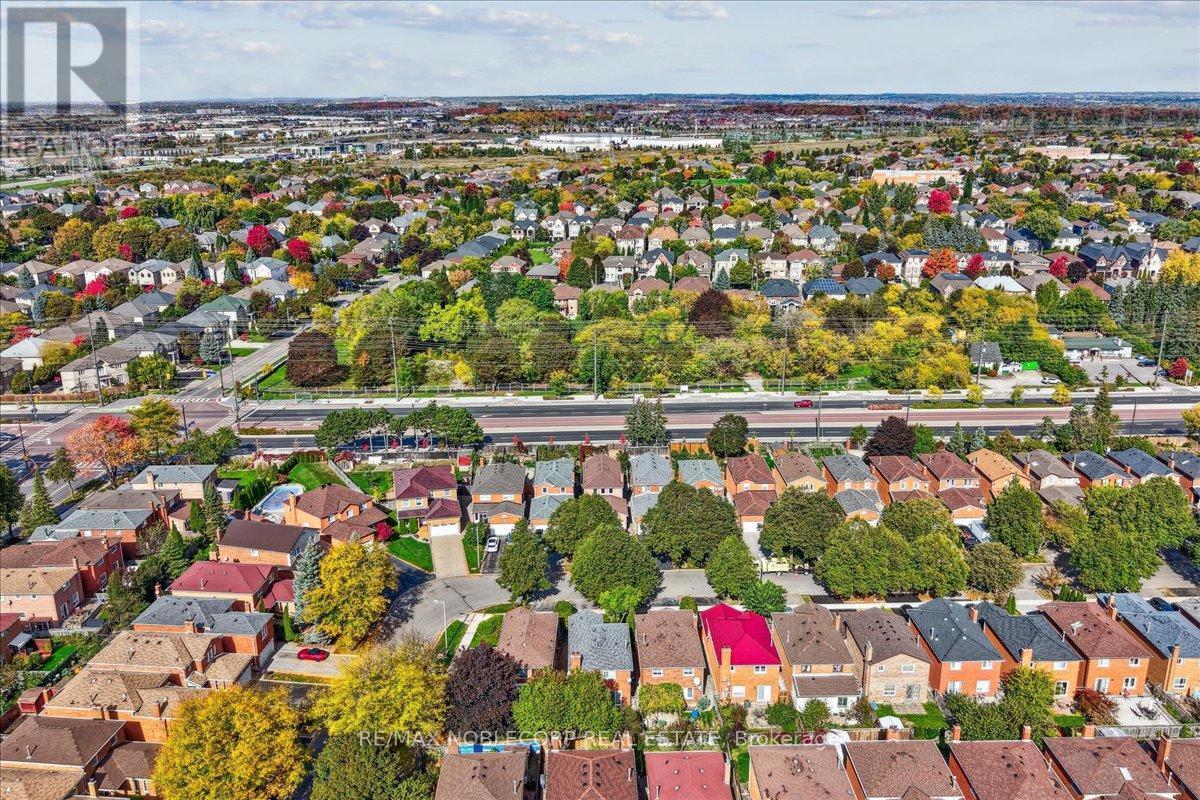 31 Mountfield Crescent, Vaughan, ON - Outdoor With View