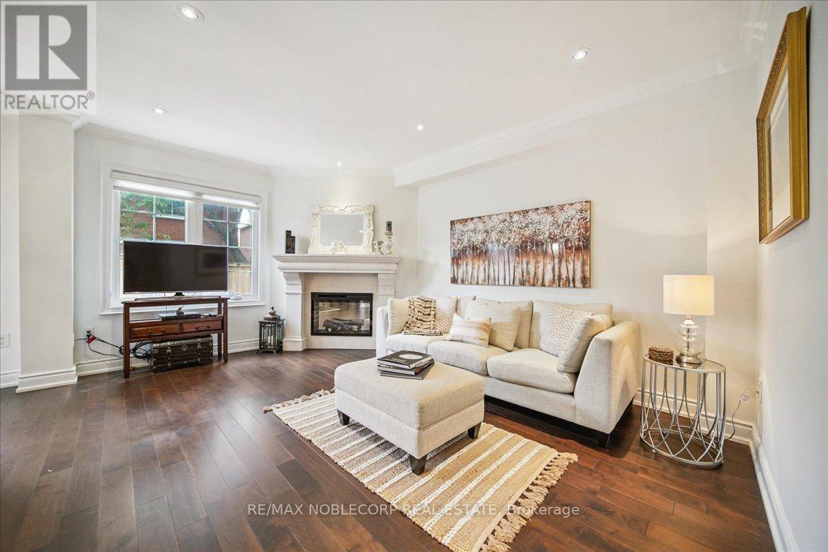31 Mountfield Crescent, Vaughan, ON - Indoor Photo Showing Living Room With Fireplace