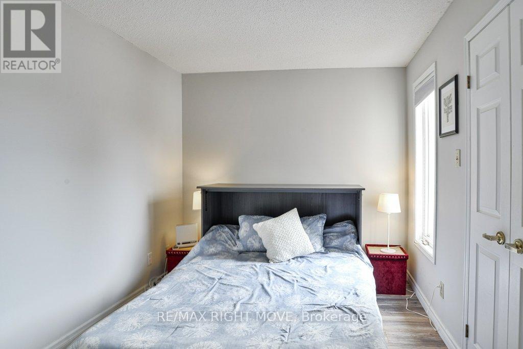 6 Lindsay Crescent, Orillia, ON - Indoor Photo Showing Bedroom