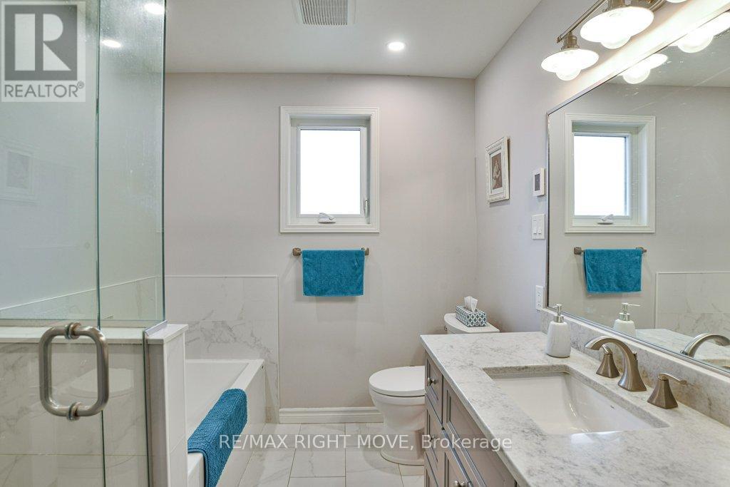 6 Lindsay Crescent, Orillia, ON - Indoor Photo Showing Bathroom