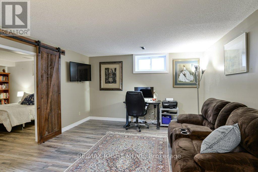 6 Lindsay Crescent, Orillia, ON - Indoor