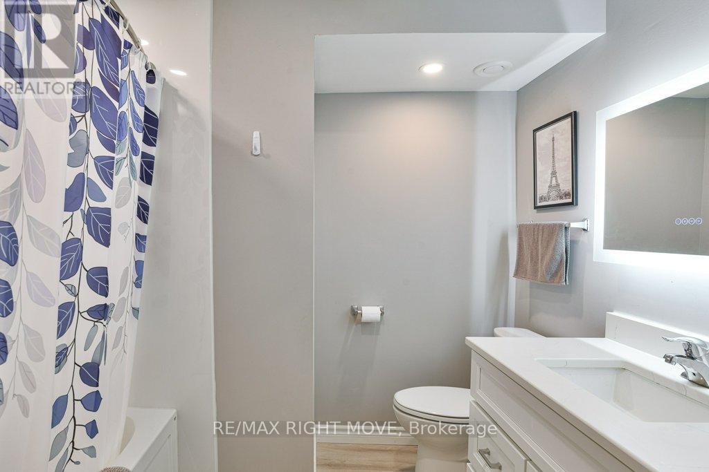 6 Lindsay Crescent, Orillia, ON - Indoor Photo Showing Bathroom