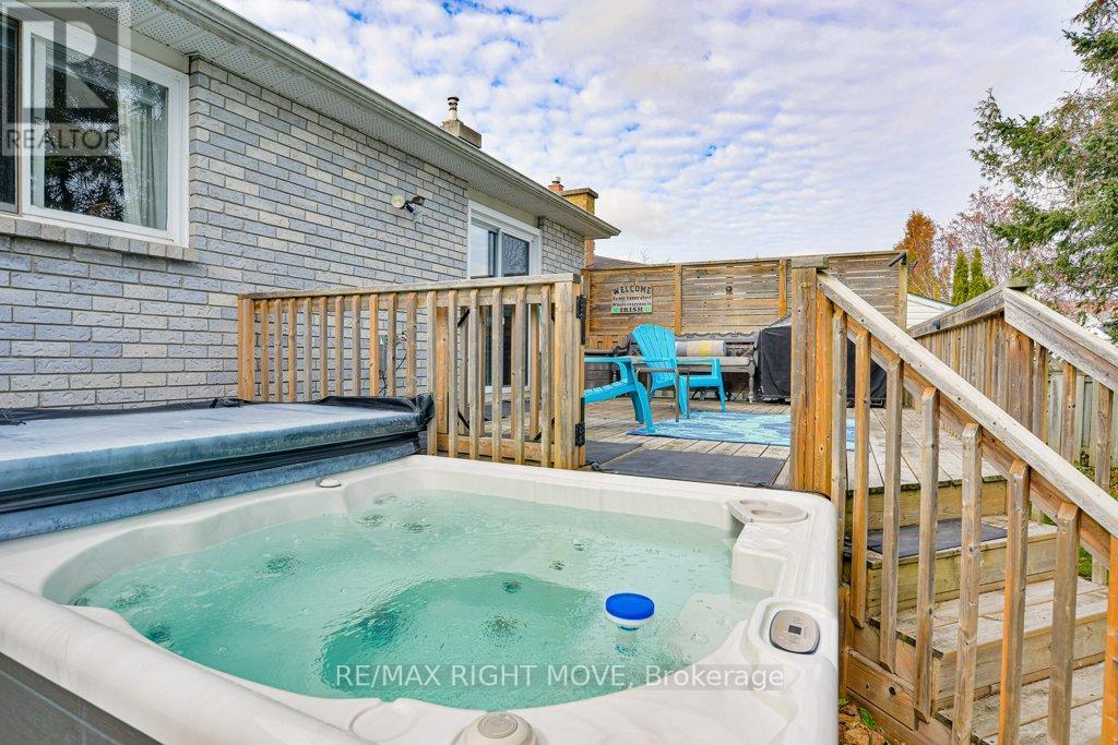 6 Lindsay Crescent, Orillia, ON - Outdoor