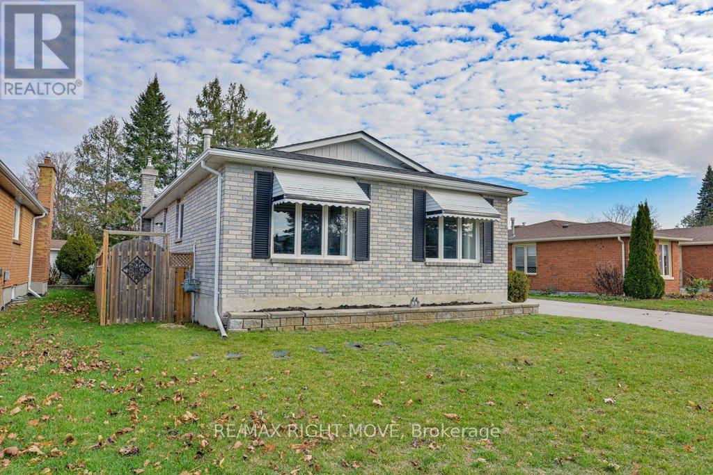 6 Lindsay Crescent, Orillia, ON - Outdoor