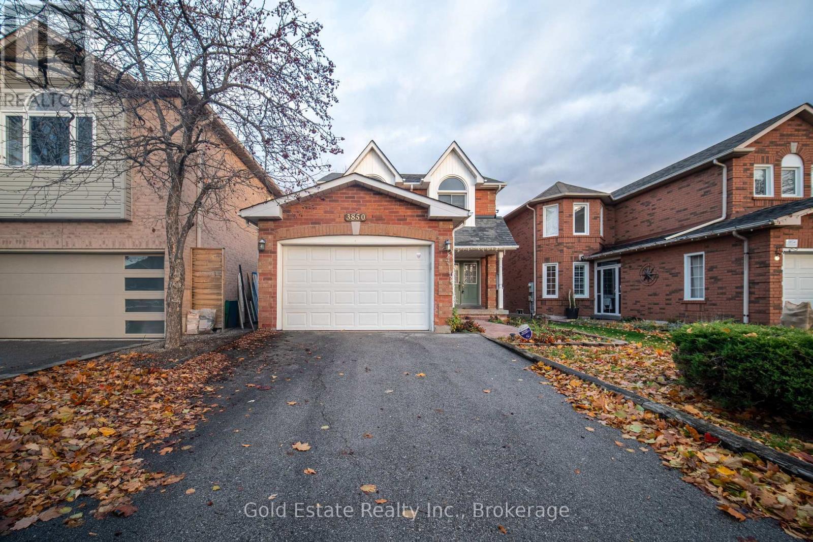 3850 Cedar Hedge Rise, Mississauga, ON - Outdoor With Facade