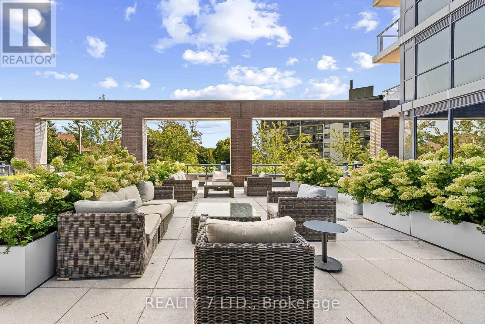 1033 - 26 Gibbs Road, Toronto, ON - Outdoor