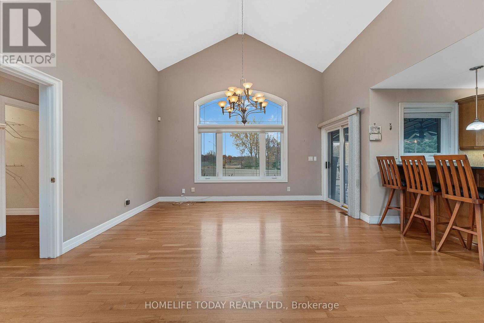 9617 Manitou Crescent, Windsor, ON - Indoor Photo Showing Other Room