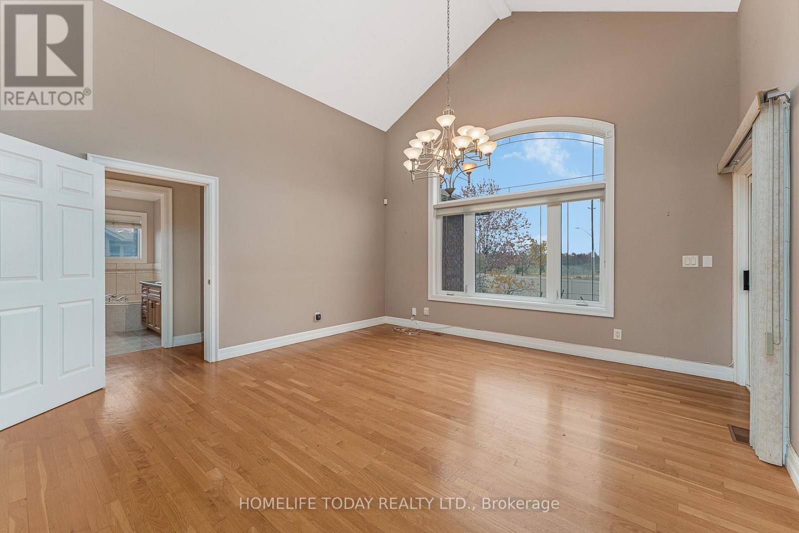 9617 Manitou Crescent, Windsor, ON - Indoor Photo Showing Other Room