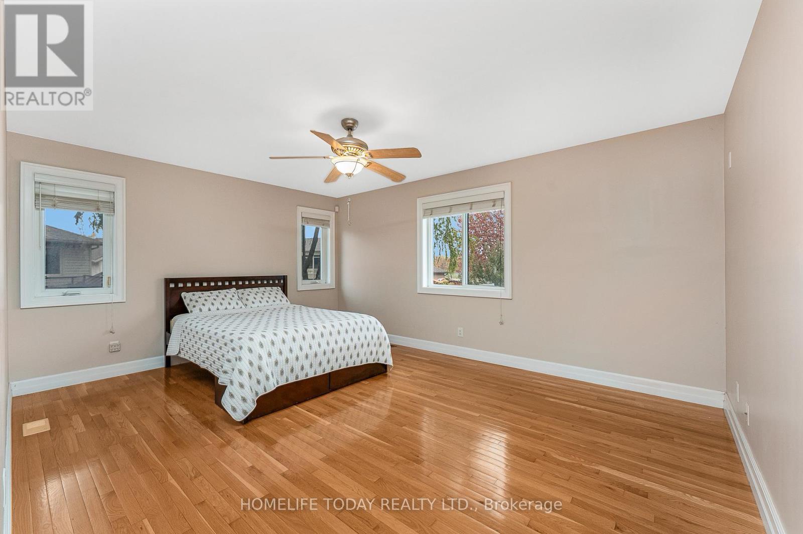 9617 Manitou Crescent, Windsor, ON - Indoor Photo Showing Bedroom