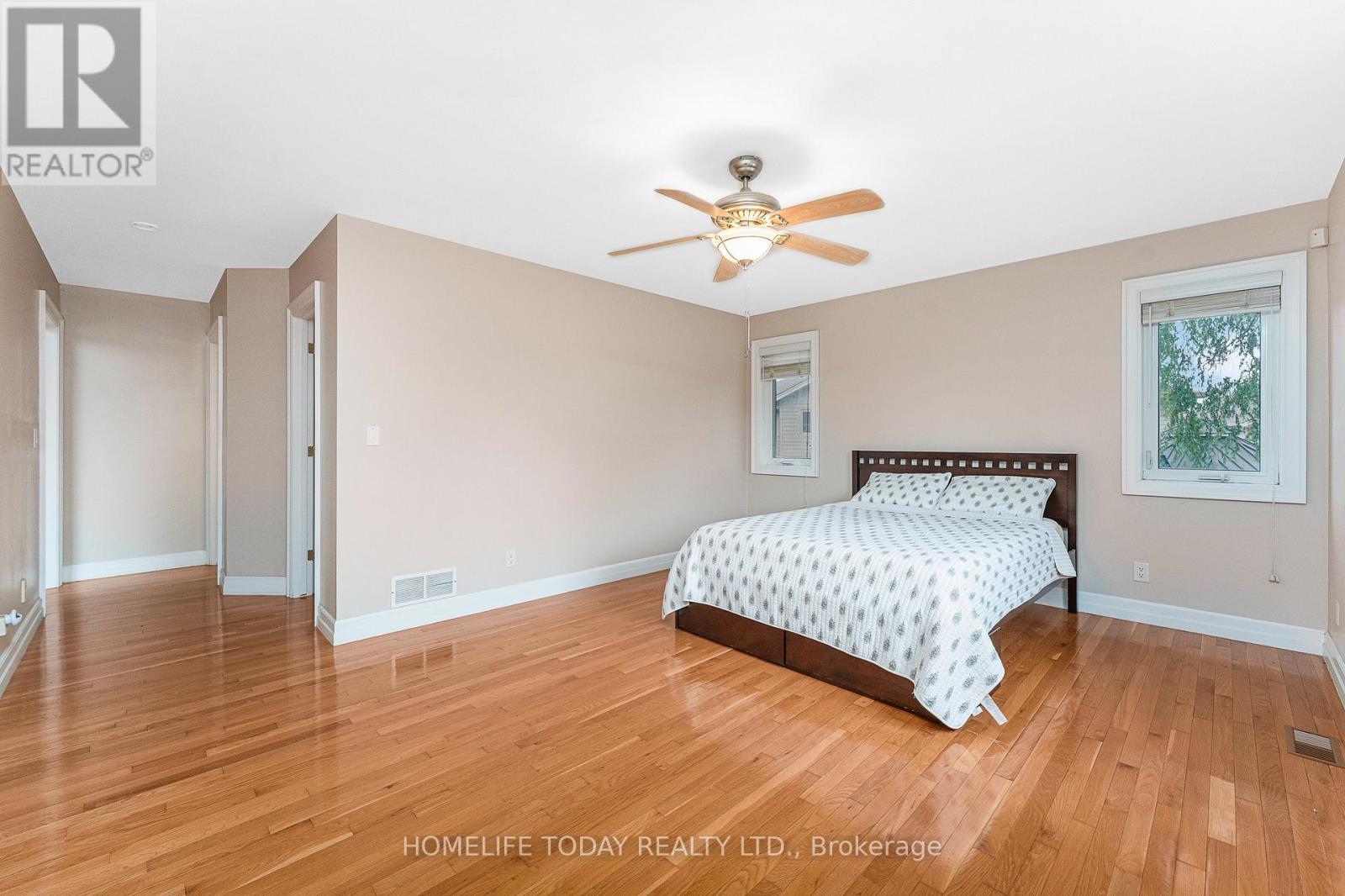 9617 Manitou Crescent, Windsor, ON - Indoor Photo Showing Bedroom