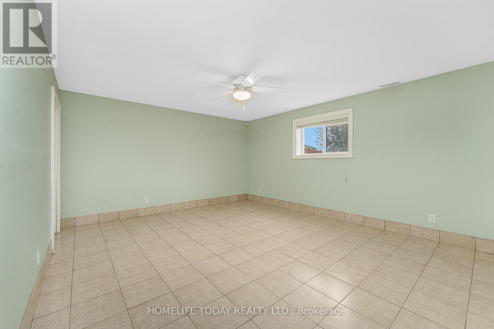 9617 Manitou Crescent, Windsor, ON - Indoor Photo Showing Other Room