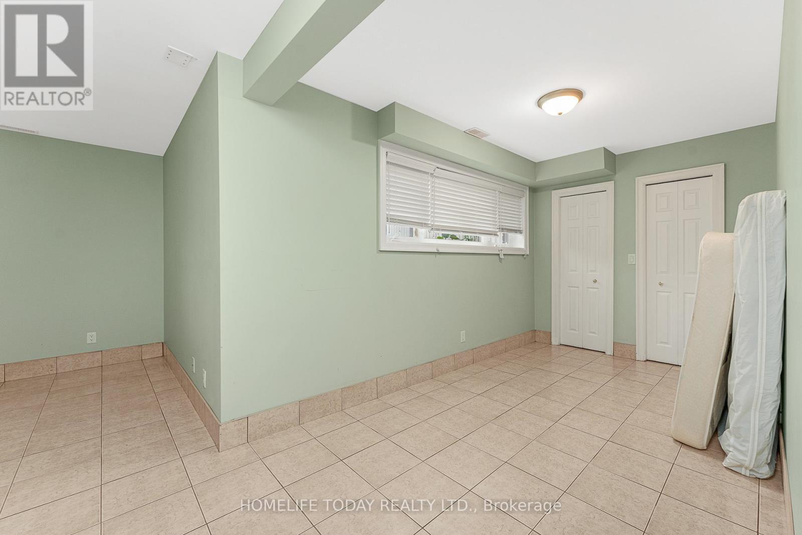 9617 Manitou Crescent, Windsor, ON - Indoor Photo Showing Other Room