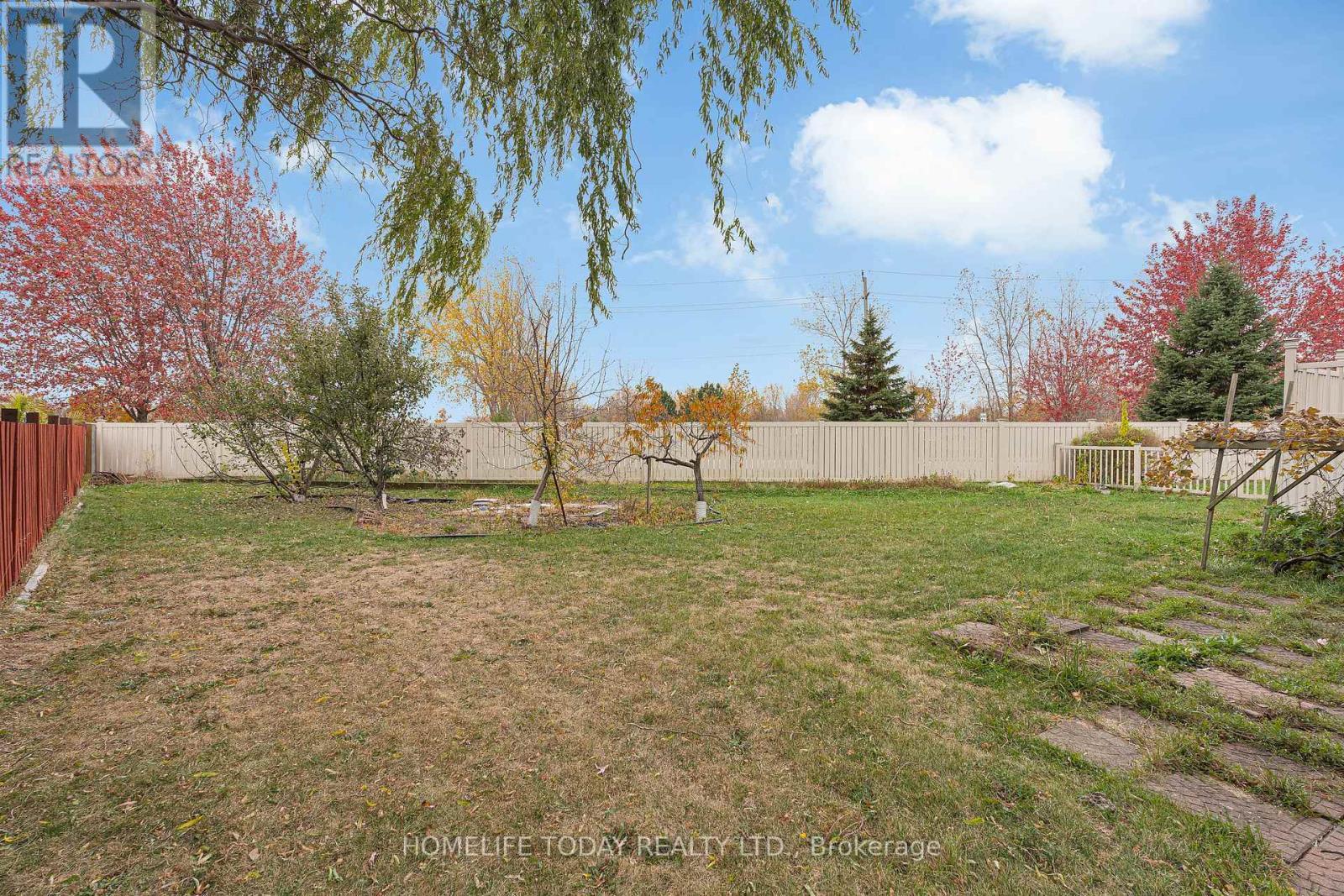 9617 Manitou Crescent, Windsor, ON - Outdoor