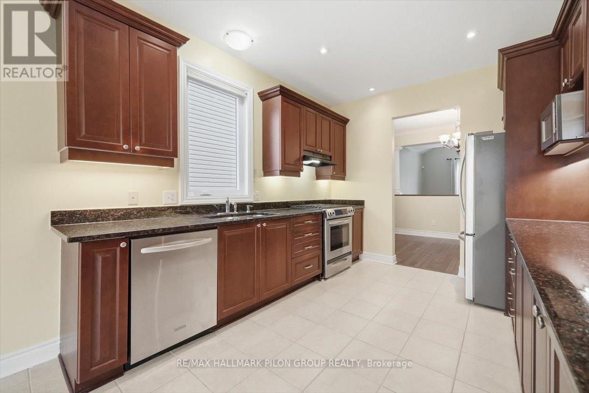 188 Whispering Winds Way, Ottawa, ON - Indoor Photo Showing Kitchen With Stainless Steel Kitchen