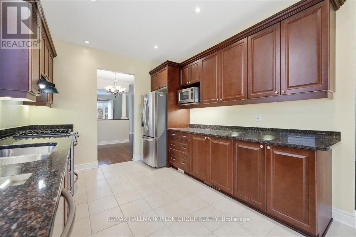 188 Whispering Winds Way, Ottawa, ON - Indoor Photo Showing Kitchen With Stainless Steel Kitchen