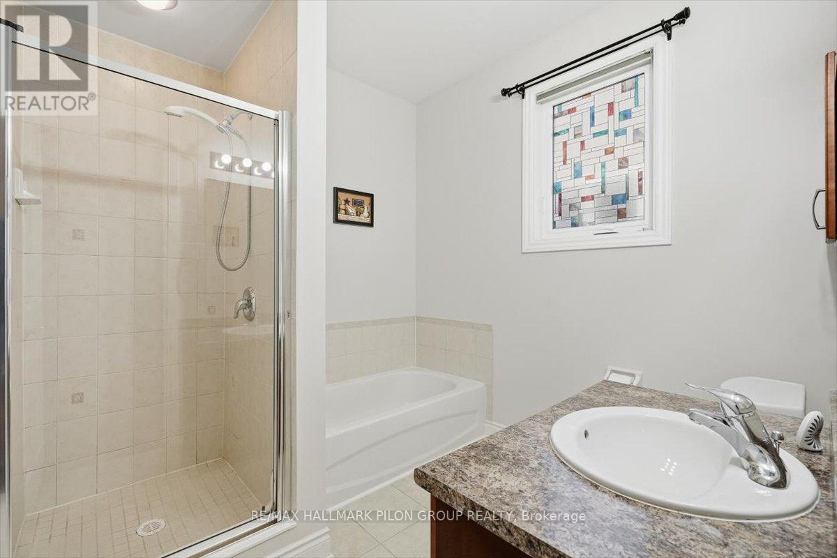 188 Whispering Winds Way, Ottawa, ON - Indoor Photo Showing Bathroom