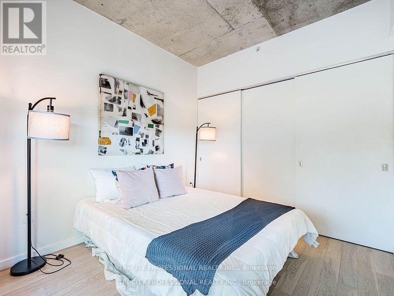 304 - 170 Bayview Avenue, Toronto, ON - Indoor Photo Showing Bedroom