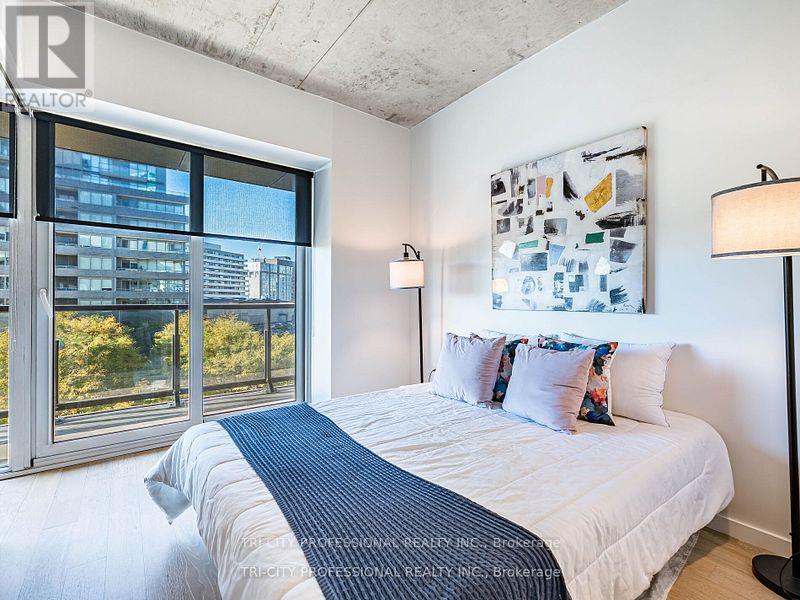 304 - 170 Bayview Avenue, Toronto, ON - Indoor Photo Showing Bedroom