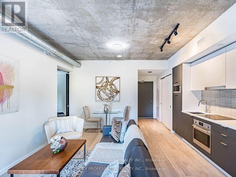 304 - 170 Bayview Avenue, Toronto, ON - Indoor Photo Showing Kitchen