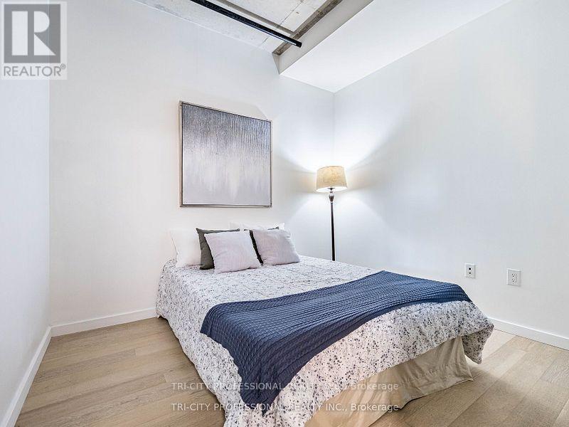 304 - 170 Bayview Avenue, Toronto, ON - Indoor Photo Showing Bedroom