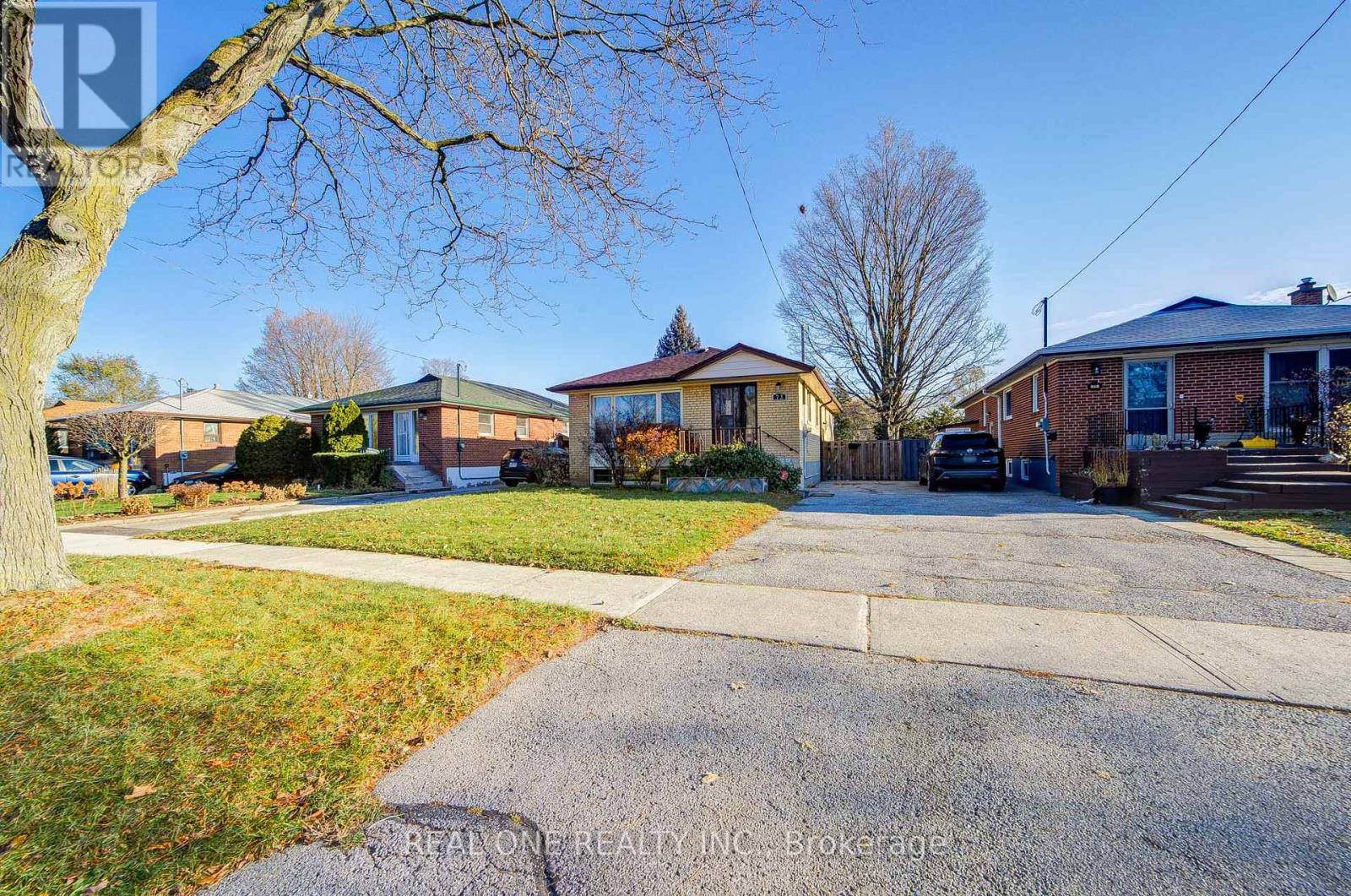 73 Farmbrook Road, Toronto, ON - Outdoor